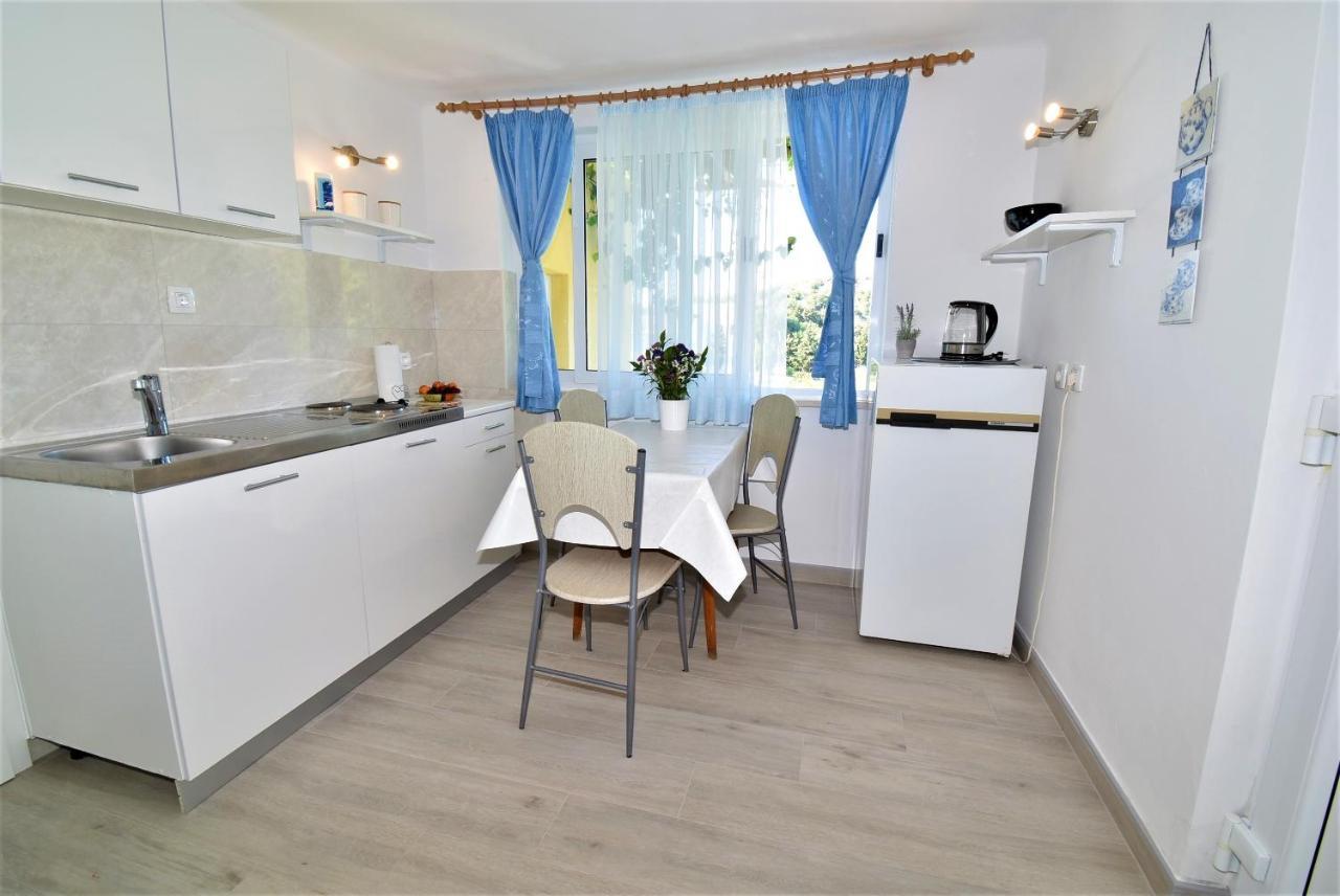 Guesthouse Kanjuo 믈리니 외부 사진