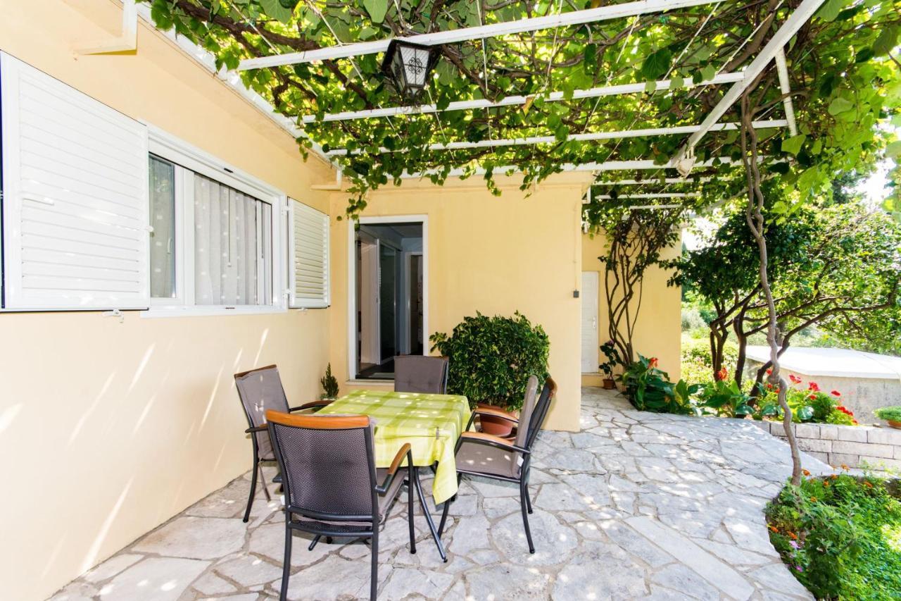Guesthouse Kanjuo 믈리니 외부 사진